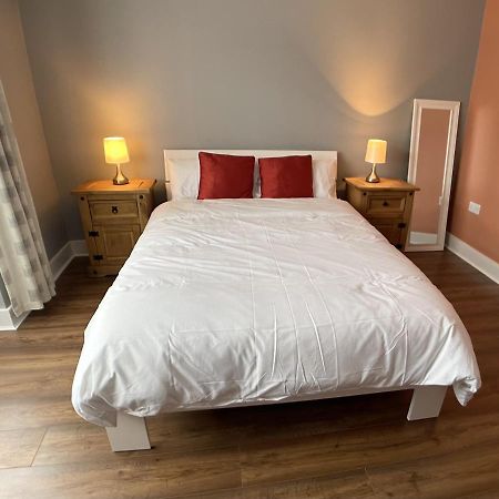 فندق Richmond House سلوف المظهر الخارجي الصورة