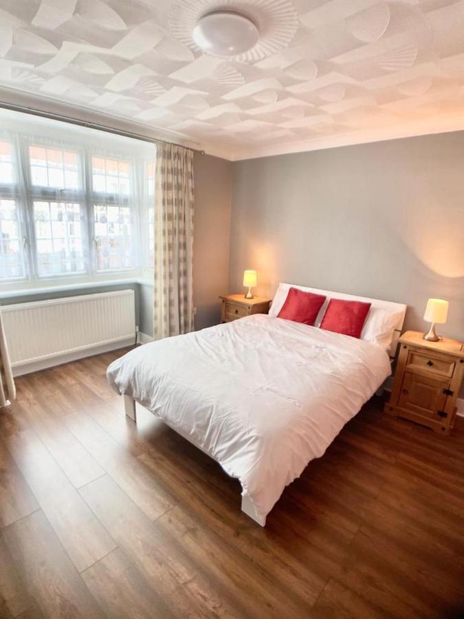 فندق Richmond House سلوف المظهر الخارجي الصورة