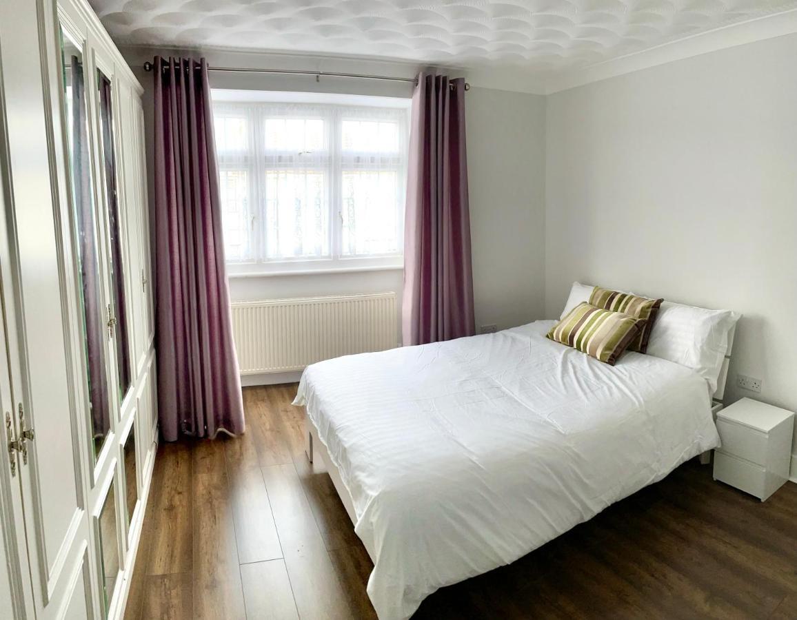 فندق Richmond House سلوف المظهر الخارجي الصورة