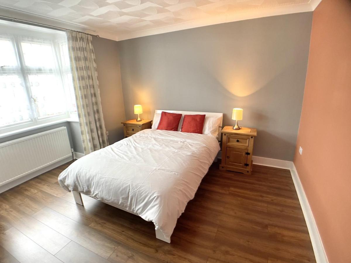فندق Richmond House سلوف المظهر الخارجي الصورة