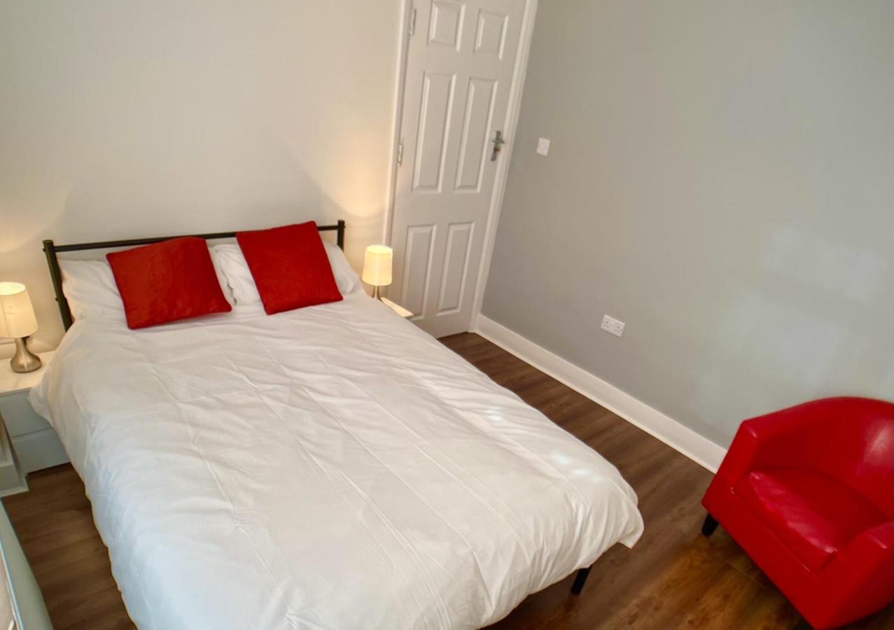 فندق Richmond House سلوف المظهر الخارجي الصورة