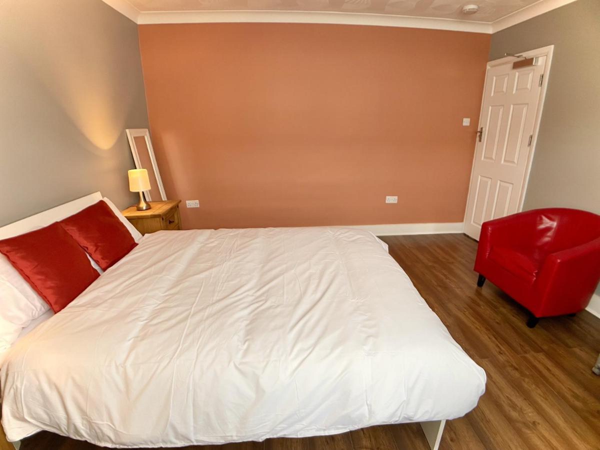 فندق Richmond House سلوف المظهر الخارجي الصورة