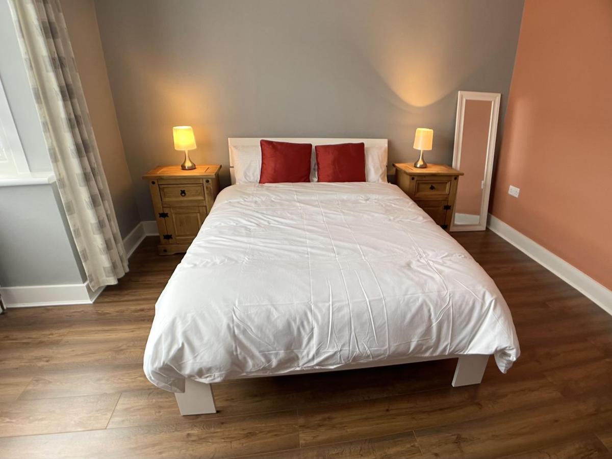 فندق Richmond House سلوف المظهر الخارجي الصورة