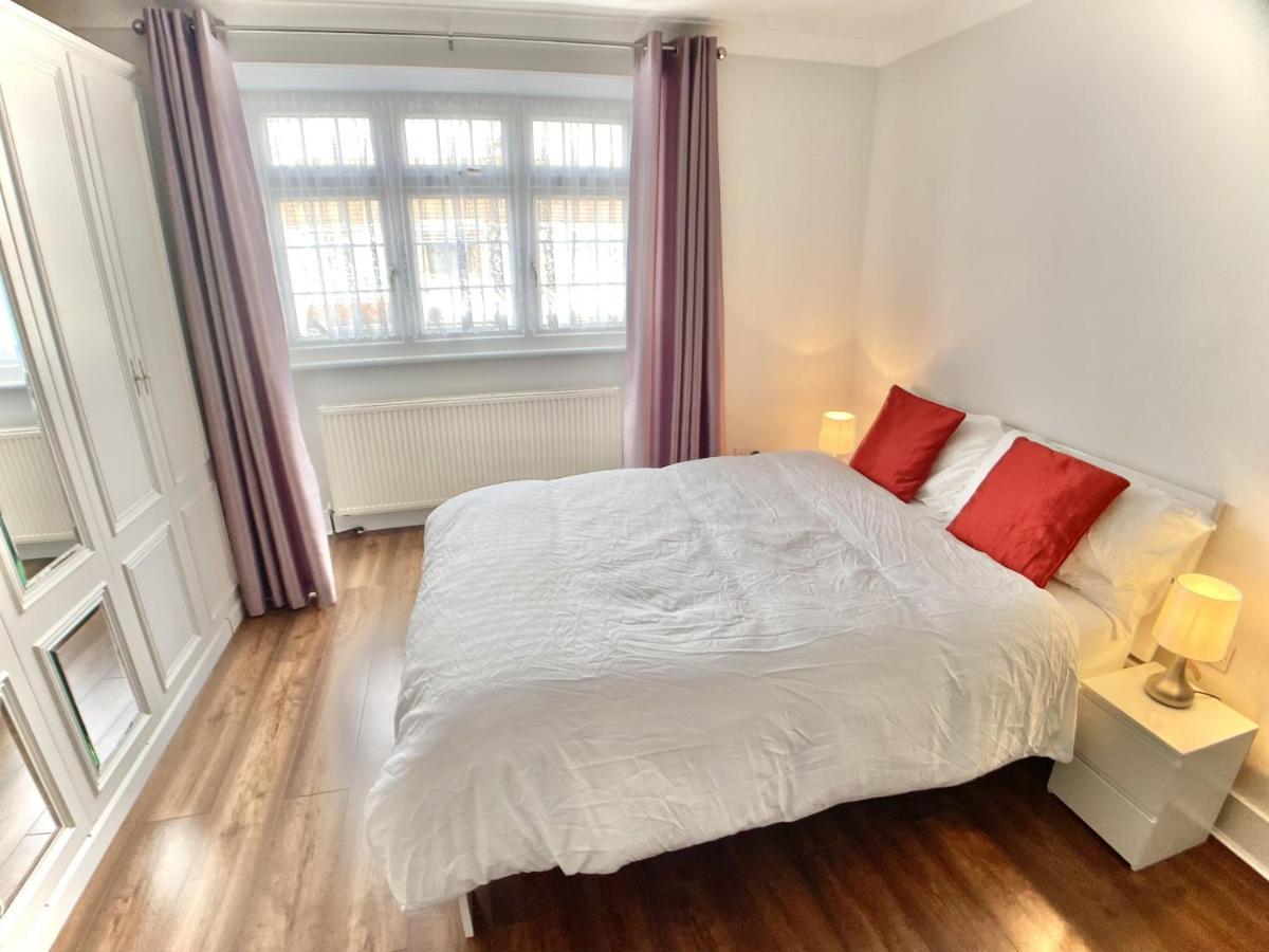 فندق Richmond House سلوف المظهر الخارجي الصورة