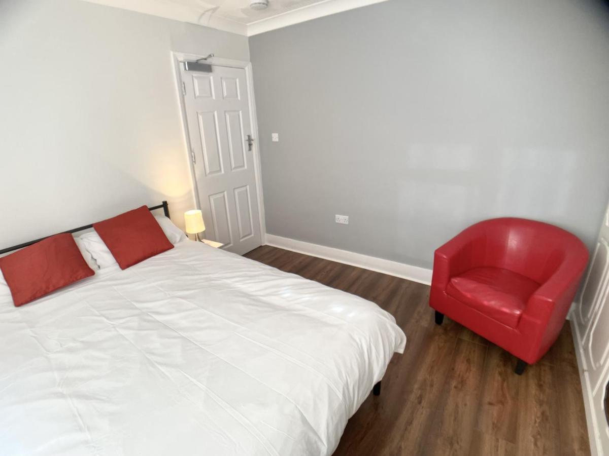 فندق Richmond House سلوف المظهر الخارجي الصورة